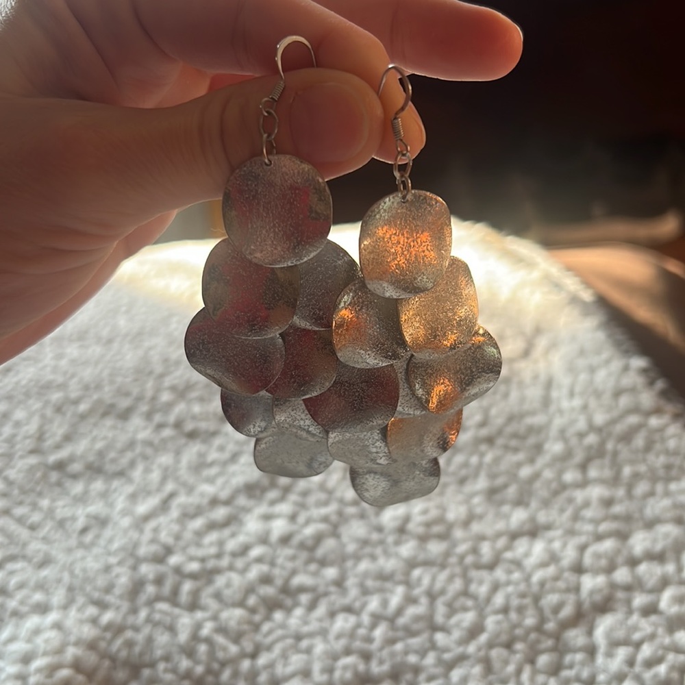 Silver Dangle Earrings ⭐️ - Picture 3 of 7